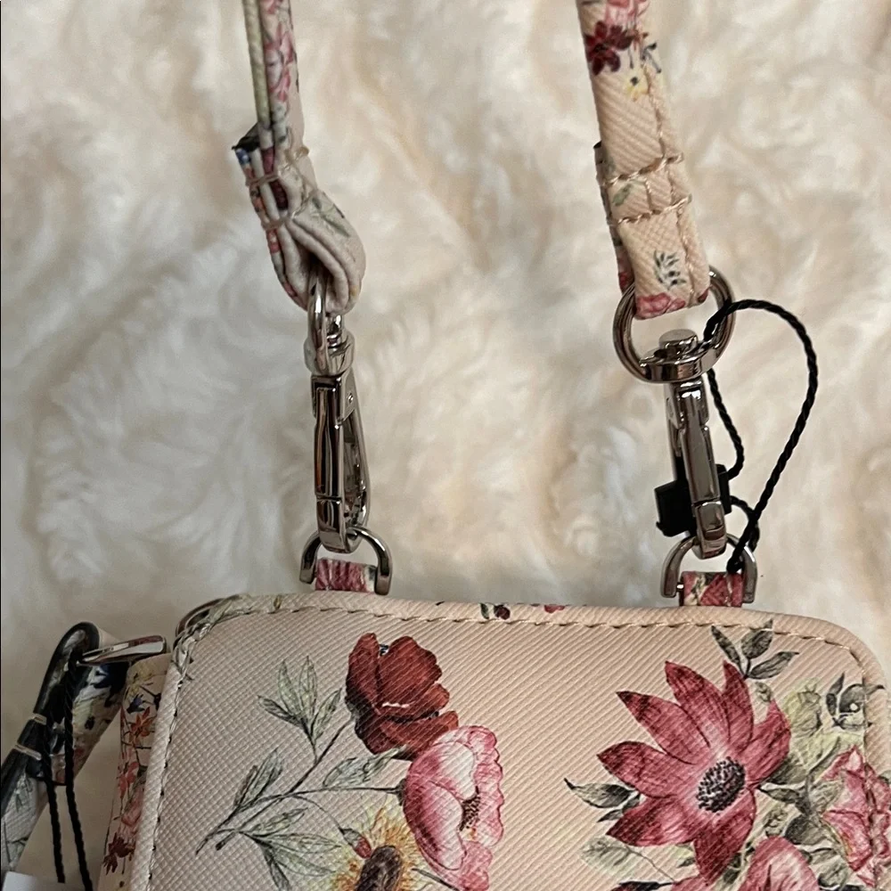 NWT Crossbody Phone & Wallet